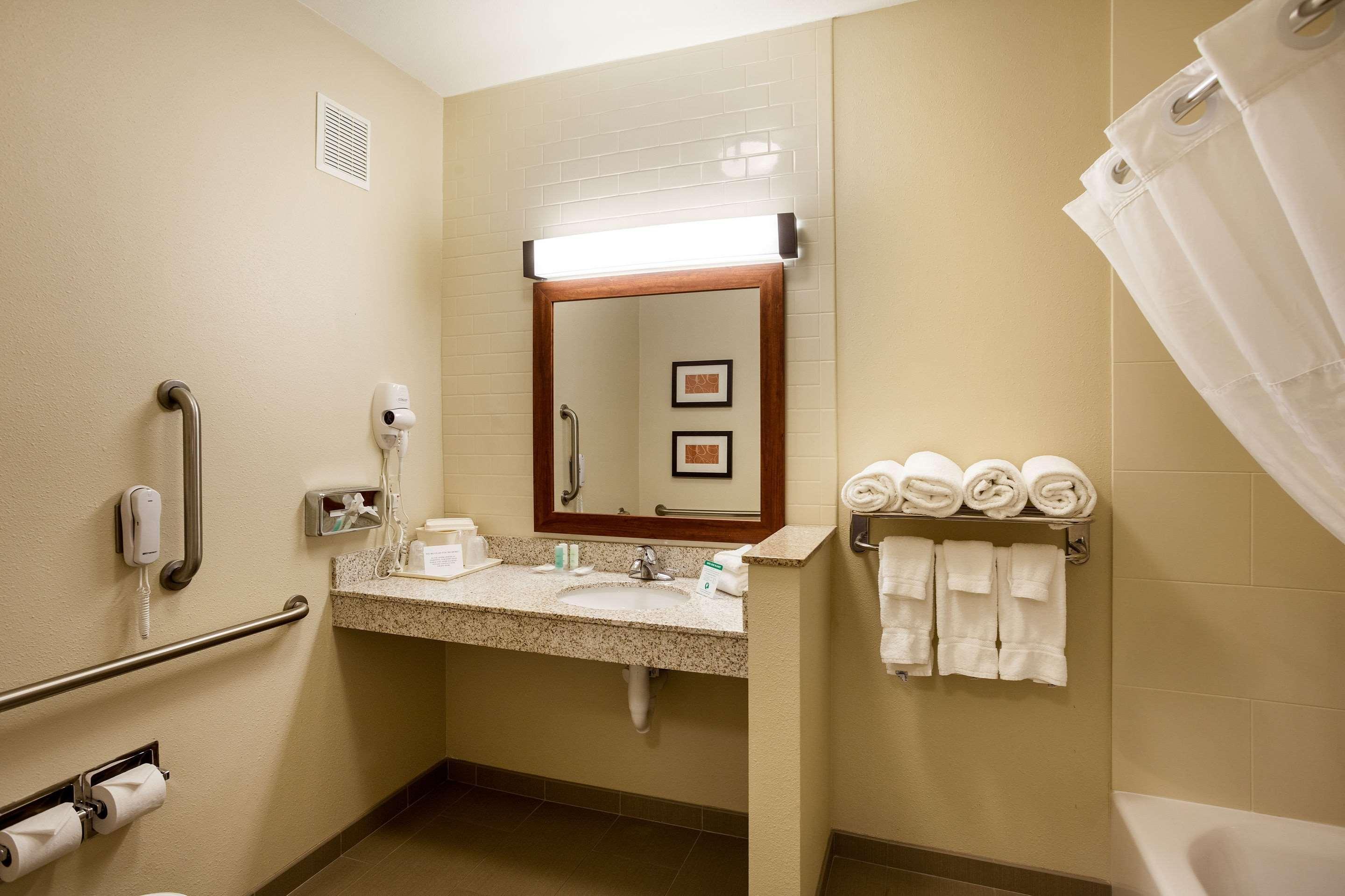 Comfort Suites University Lincoln Exterior foto